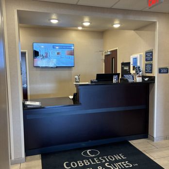Cobblestone Hotel & Suites - Front desk - Hotels Near Me - Ephraim, Utah Cobblestone Hotel & Suites - Front desk - Hotels Near Me - Ephraim, Utah