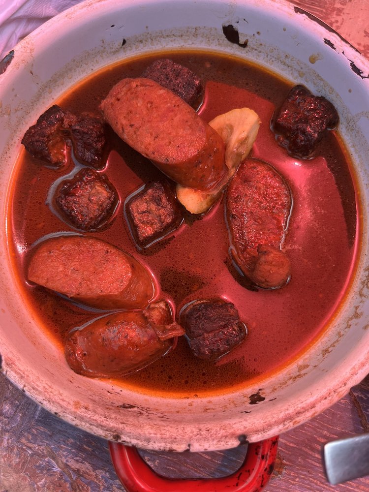 Food from Salty Joe's BBQ Shop