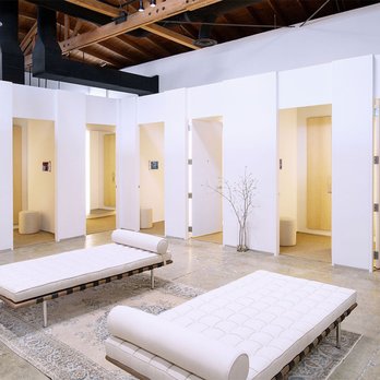 Reformation - Women's Clothing Near Me - Los Angeles, California Reformation - Women's Clothing Near Me - Los Angeles, California