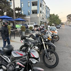 Grand Avenue Bar & Grill