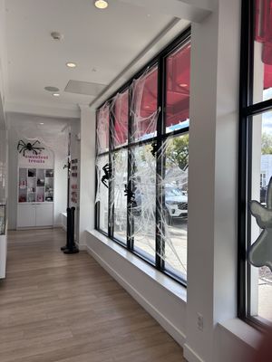 Bombshell Treat Bar by null