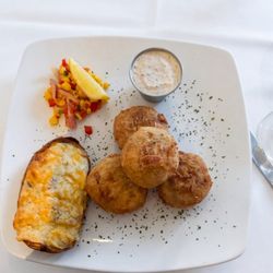 Louisiana Lagniappe - Louisiana's crab cakes