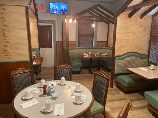 Lucy's Cafe by null