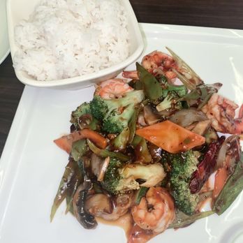 Mikado Asian Bistro - Garlic Shrimp - Sushi Bars Near Me - Oak Bluffs, Massachusetts