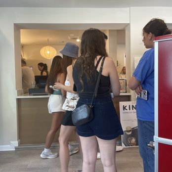 Kin - The crowd - Coffee & Tea Near Me - Vienna, Virginia