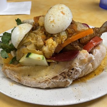 El Papaturro - pan con pollo - Salvadoran Near Me - Houston, Texas El Papaturro - pan con pollo - Salvadoran Near Me - Houston, Texas