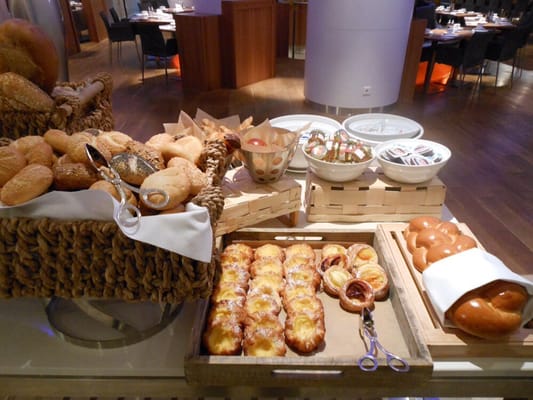 Radisson Blu Hotel, Basel by null