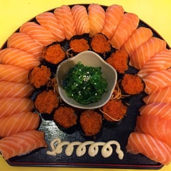 Hitoshi Sushi - Salmon Tobikko Plater