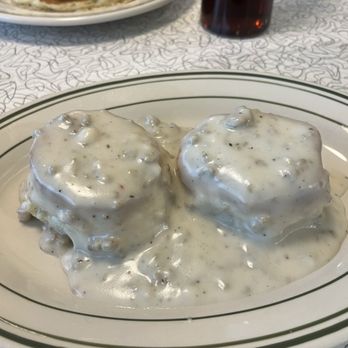Daytrip Diner - Biscuits and gravy - Diners Near Me - Grapevine, Texas