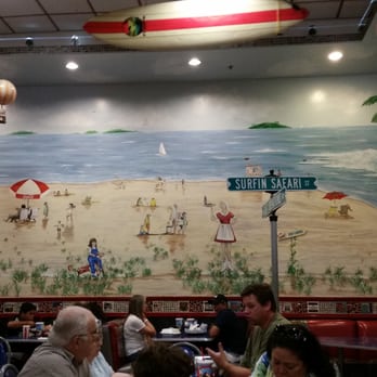 Legends Classic Diner - American Near Me - Glendora, California