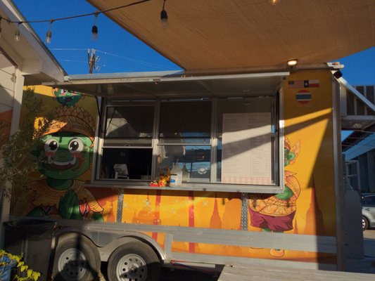 Aroy Ver Thai Bite the food truck by null