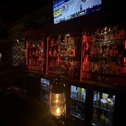 Daisy Duke’s Honky Tonk - Bar and TV screen
