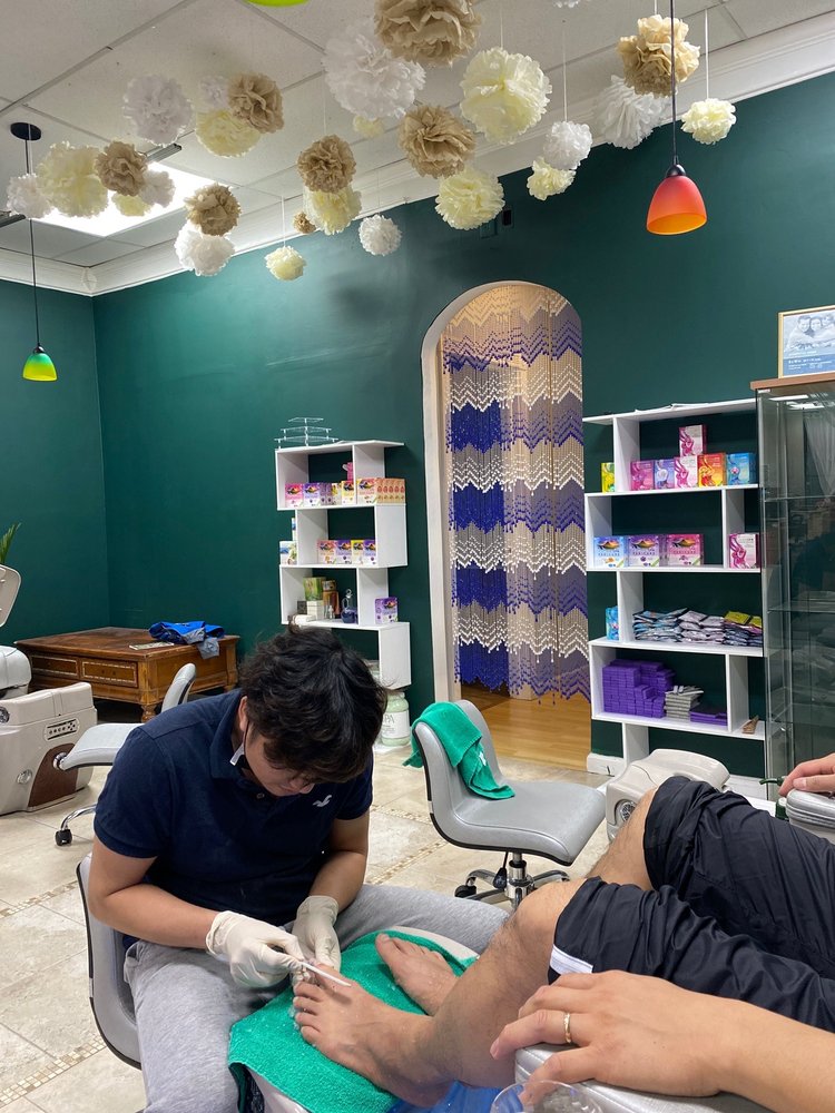 L&T NAILS & SPA Updated August 2024 2607 Kirkwood Hwy, Newark