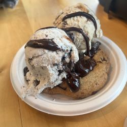 Insomnia Cookies