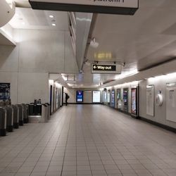 Fulham Broadway Station - Concourse