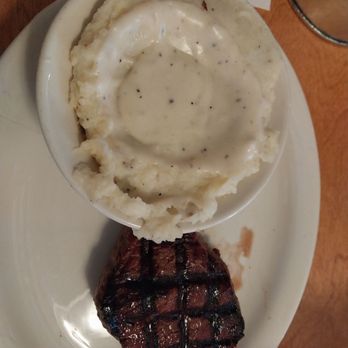 Texas Roadhouse - 6oz surloin & mashed potatoes - Barbeque Near Me - La Crosse, Wisconsin Texas Roadhouse - 6oz surloin & mashed potatoes - Barbeque Near Me - La Crosse, Wisconsin