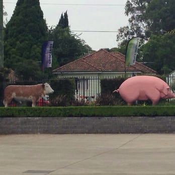 Pendle Hill Meat Market - Forget the big banana ...in this place you will find the 'big pig' and the 'big cow' ...in true Aussie style hehe - Specialty Food Near Me - Pendle Hill, NSW Pendle Hill Meat Market - Forget the big banana ...in this place you will find the 'big pig' and the 'big cow' ...in true Aussie style hehe - Specialty Food Near Me - Pendle Hill, NSW
