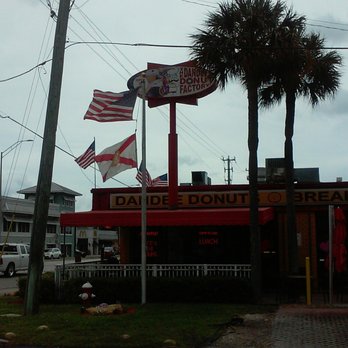Dandee Donut Factory - Outside of the building. - Donuts Near Me - Pompano Beach, Florida