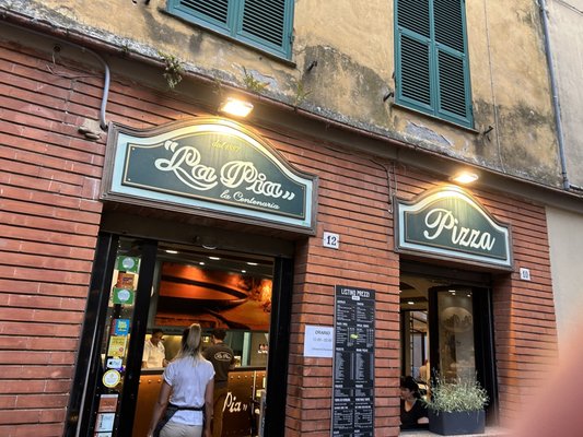 La Pia Centenaria by null