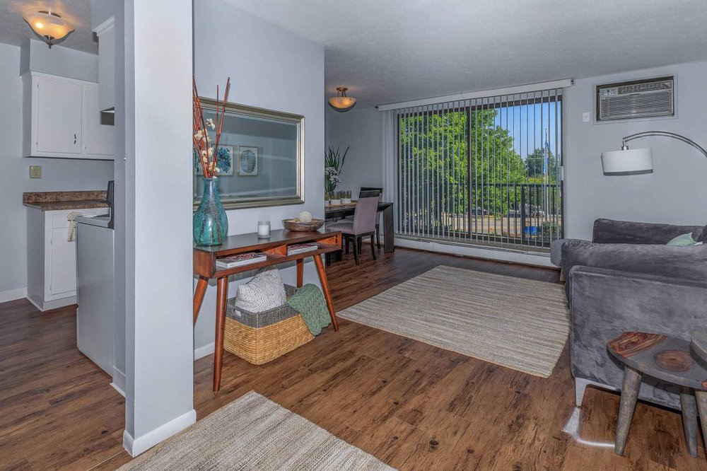 BLUESTONE APARTMENTS 25450 Euclid Ave, Euclid, Ohio Apartments