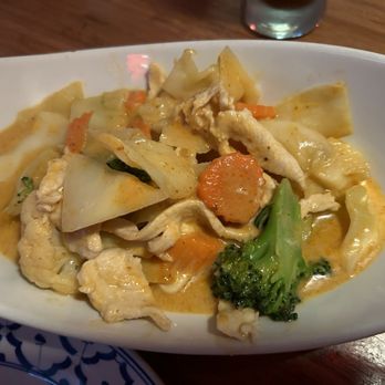 Thai Basil - Red curry with chicken - the best I've had! - Thai Near Me - Royal Palm Beach, Florida