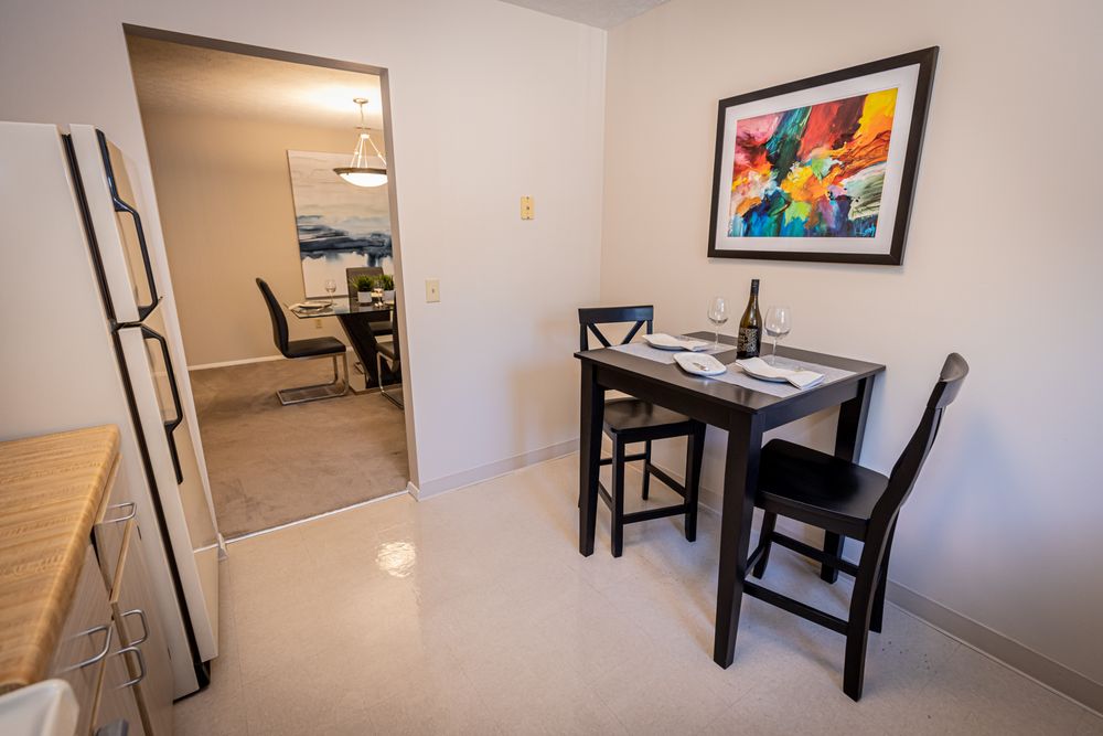 FOXMOOR APARTMENTS Updated September 2024 10 Photos 7085 W 130th