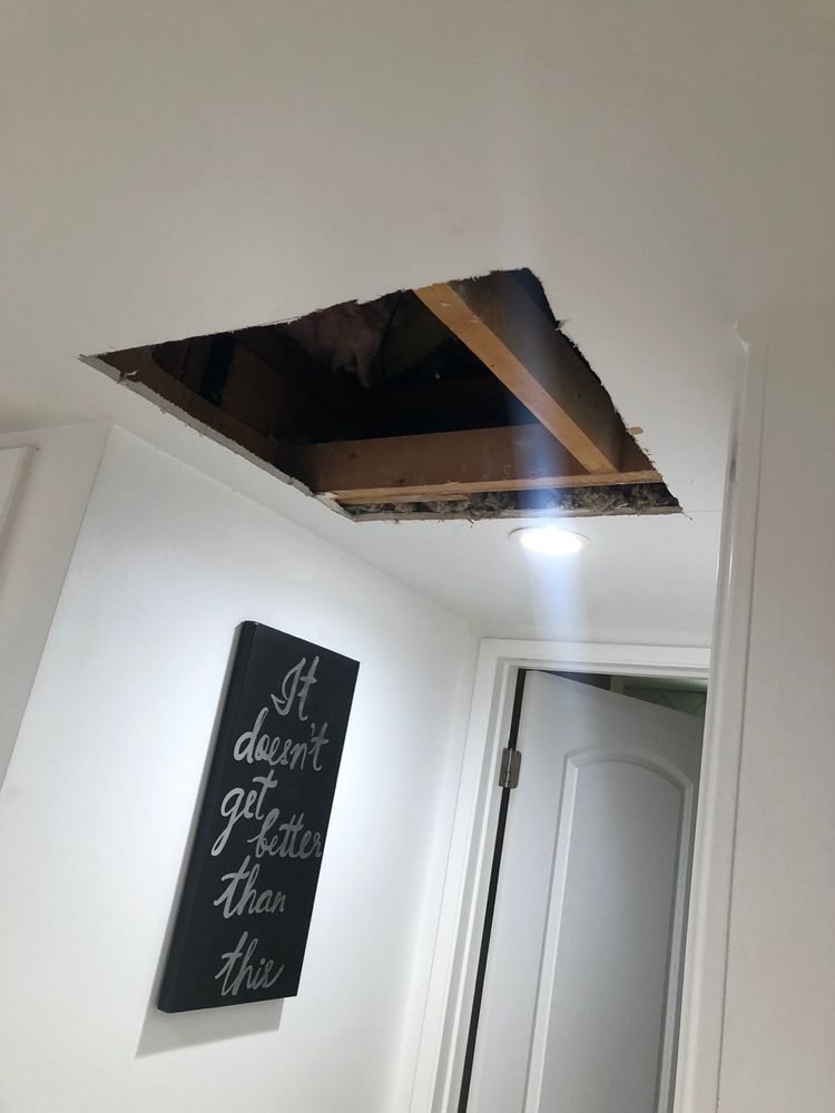 Slide of S & I Construction