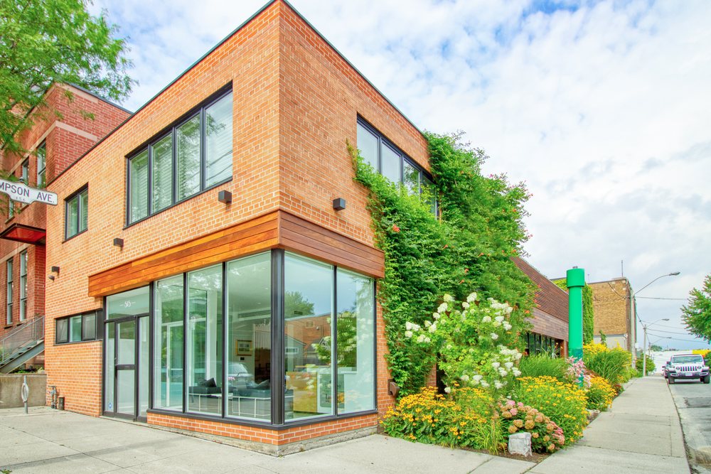 LANDLORD Property Management 515 Logan Aveune, Toronto, ON Phone