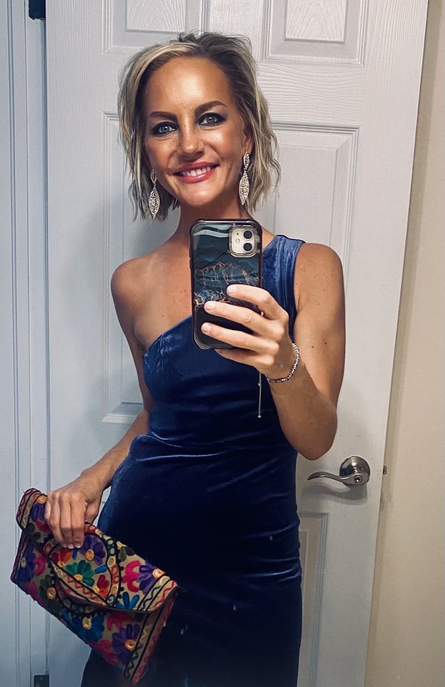 E&C's Beauty Salon experience Logo