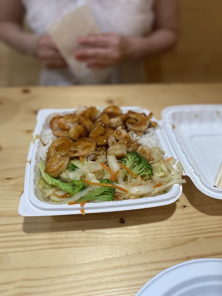 Yoki Hibachi & Tea Logo