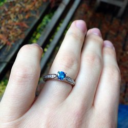 Lake Stevens Jewelers - Montana sapphire set in a vintage setting