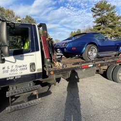 M & T Towing