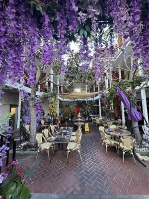 Queen Violet WeHo by null