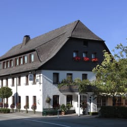 Landgasthof Kleiner - Sehr schöner Biergarten am Dorfbach.
