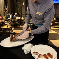 Hong Kong Cafe - Cutting of the Peking Duck