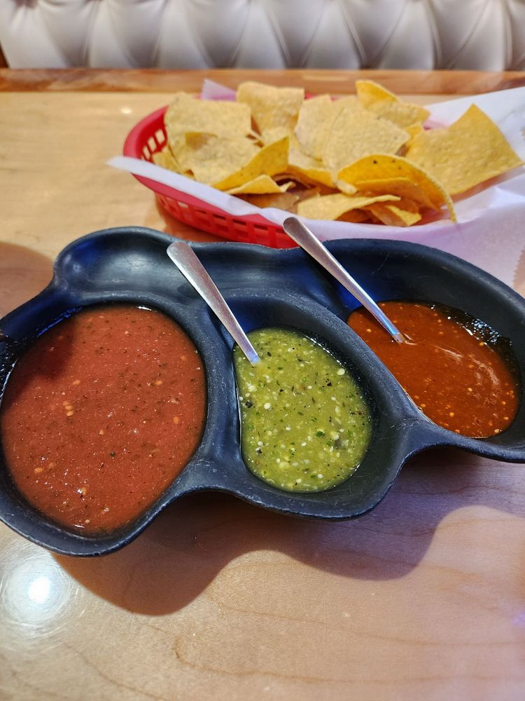 Manrique's Mexican Restaurant Logo