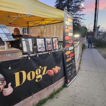 PeteMan’s Cheez Dogz - Cotner of De Soto and Hart. - Food Stands Near Me - Canoga Park, California