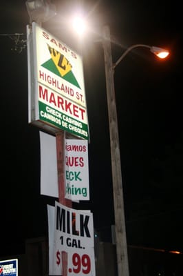 street shop 7TH STREET LIQUOR & SMOKE SHOP - Updated September 2025