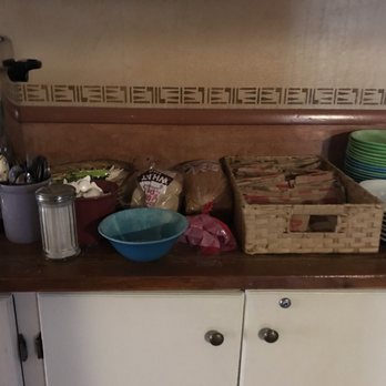 Grand Canyon International Hostel - Breakfast, there were apples in the dining room - Hotels Near Me - Flagstaff, Arizona