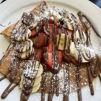 Bea Bea's - Strawberry Banana Nutella Crepe - Coffee & Tea Near Me - Burbank, California
