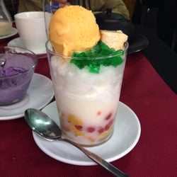 Kawali - Halo halo ..... Y es el tamaño pequeño!!!! Y el helado lo hacen ellos!!!