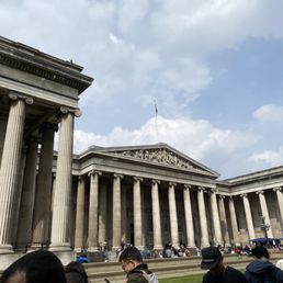 Exterior outside entrance of The British Museum - London, XGL Exterior outside entrance of The British Museum - London, XGL