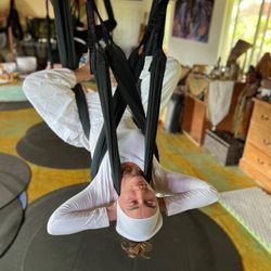 Black Swan Temple - Aerial yoga 3