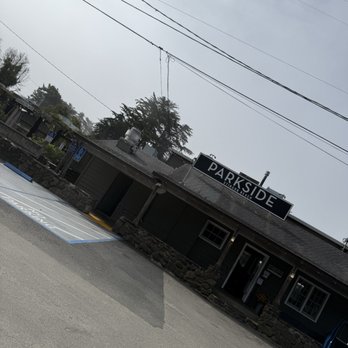 Parkside Cafe - American Near Me - Stinson Beach, California