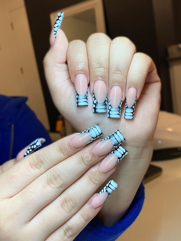 BLACK PINES STUDIO Updated July 2024 11 Photos 1000 W Finch Dr