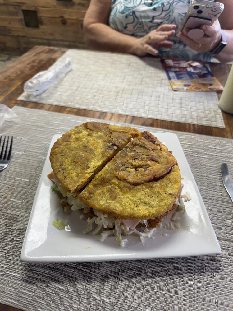 Pastelitos Marilu Logo