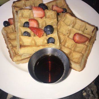 Earls Kitchen + Bar - New American Near Me - Orlando, Florida