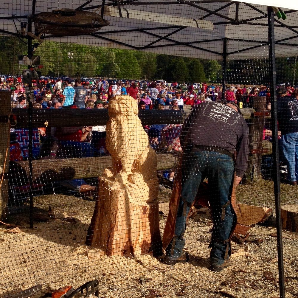 Fredricks Outdoor - Jamey Johnson Concert, Sat, April 28, 2018- Woodcarver Roark Phillips entertains the crowds - Boating Near Me - Decatur, Alabama Fredricks Outdoor - Jamey Johnson Concert, Sat, April 28, 2018- Woodcarver Roark Phillips entertains the crowds - Boating Near Me - Decatur, Alabama