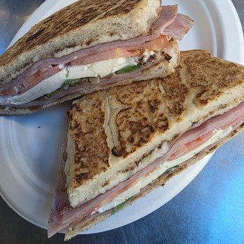 Birriera gera - Torta del chavo - Food Trucks Near Me - Fairfield, California
