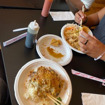 Mam’s Happy Thai Express - Food - Thai Near Me - Ashland, Oregon